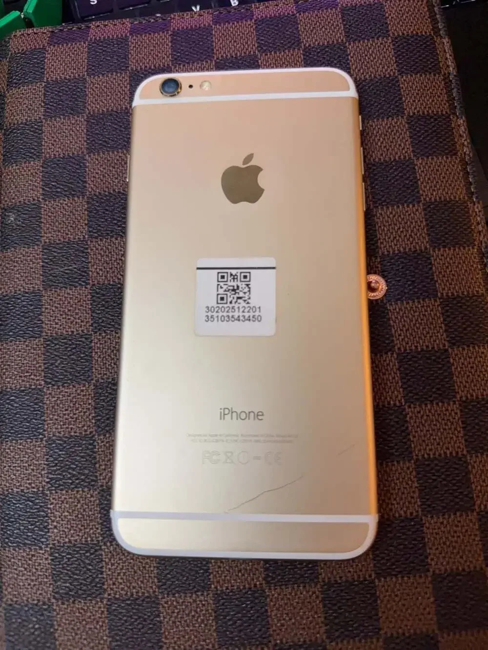 Apple iPhone 6 Plus 64GB Gold (Model A1522)
